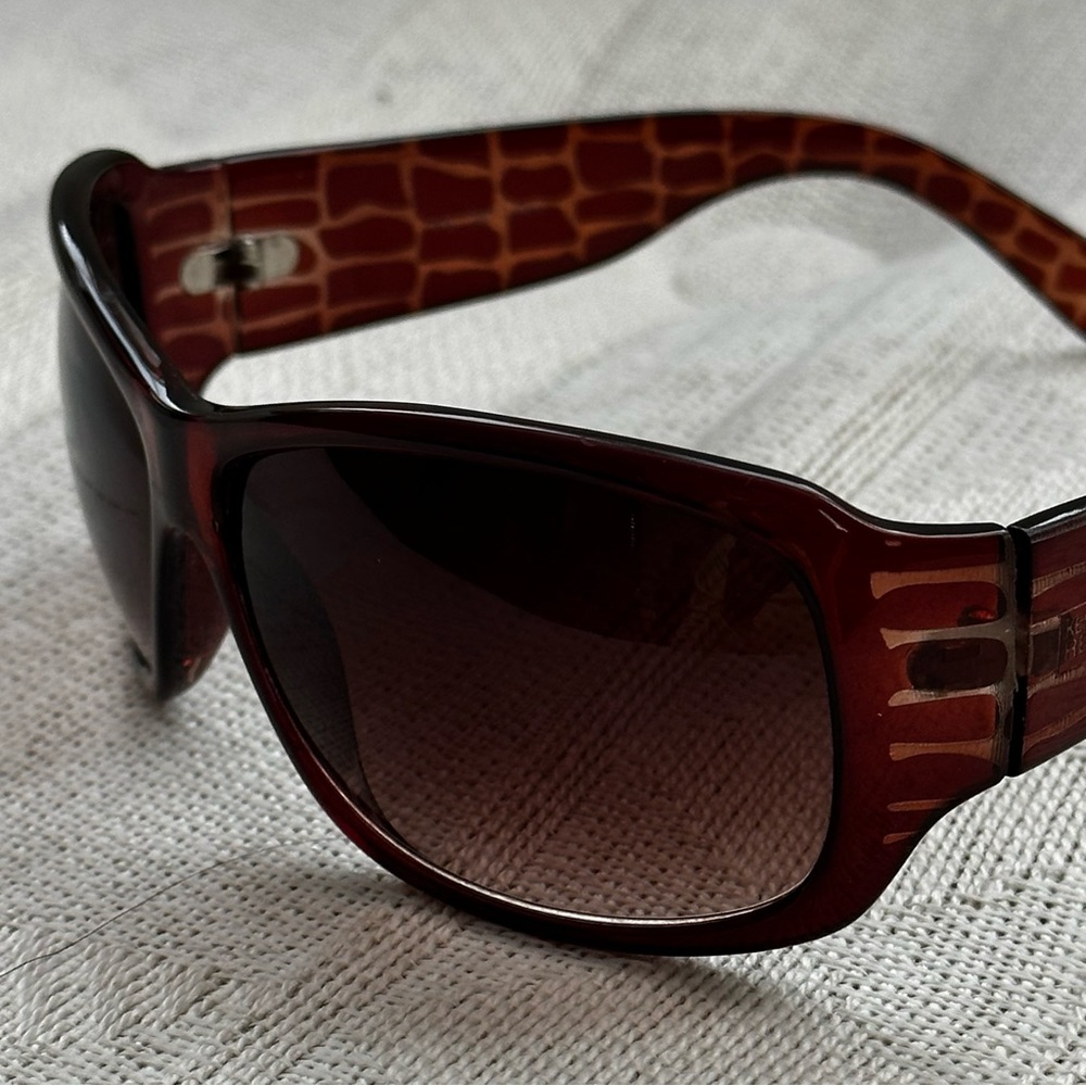 Kenneth Cole Reaction Women’s Sunglasses - Picture 11 of 13